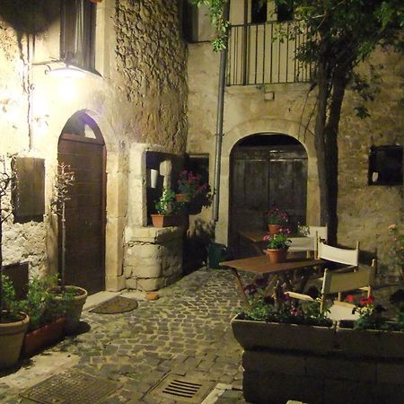 Aparthotel Residenza La Torre Santo Stefano Di Sessanio Esterno foto