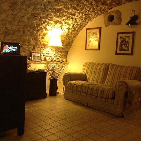 Aparthotel Residenza La Torre Santo Stefano Di Sessanio Esterno foto