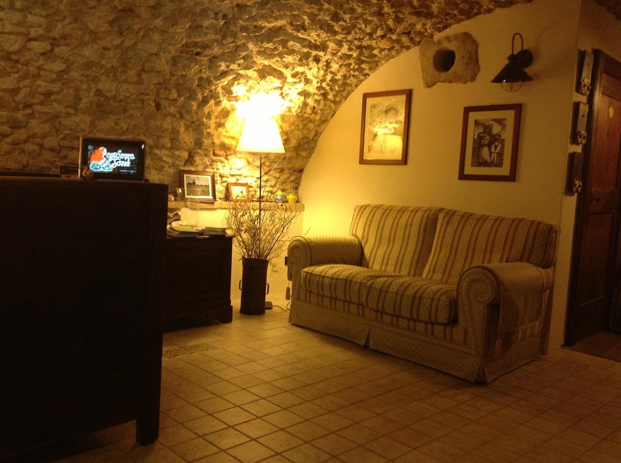 Aparthotel Residenza La Torre Santo Stefano Di Sessanio Esterno foto