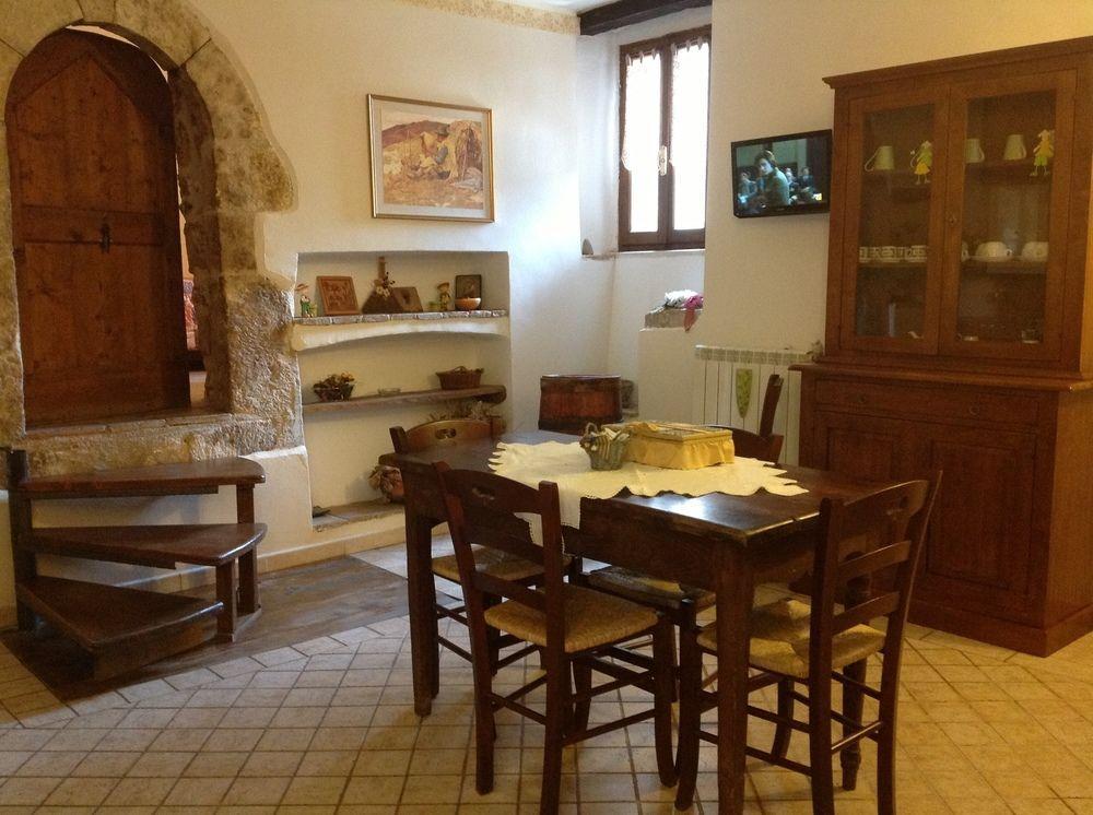 Aparthotel Residenza La Torre Santo Stefano Di Sessanio Esterno foto