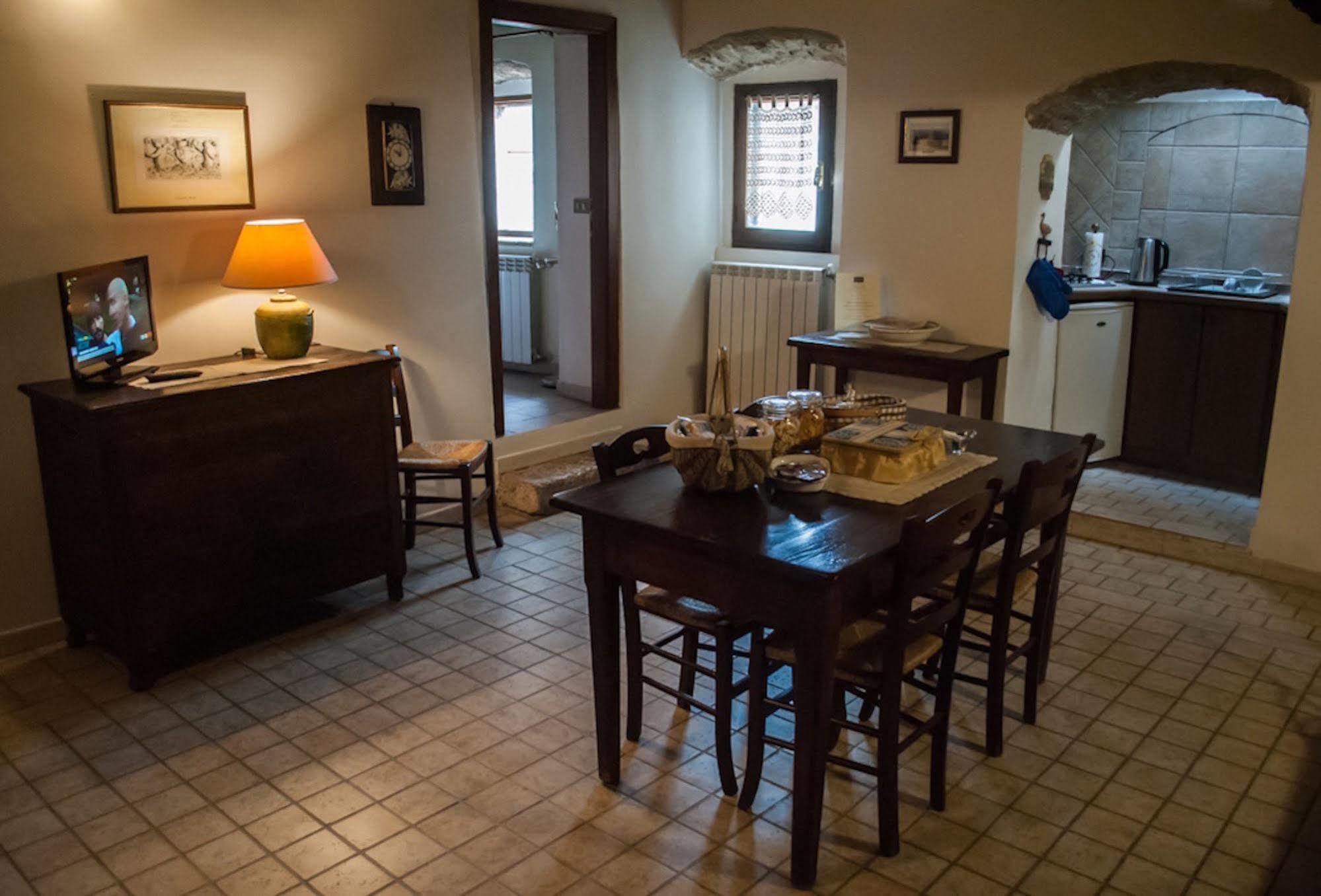 Aparthotel Residenza La Torre Santo Stefano Di Sessanio Esterno foto