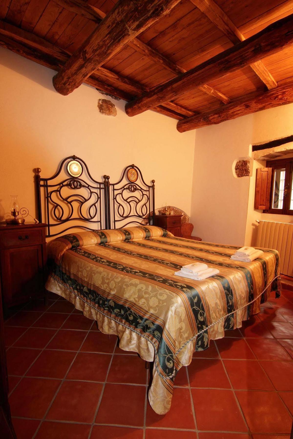 Aparthotel Residenza La Torre Santo Stefano Di Sessanio Esterno foto