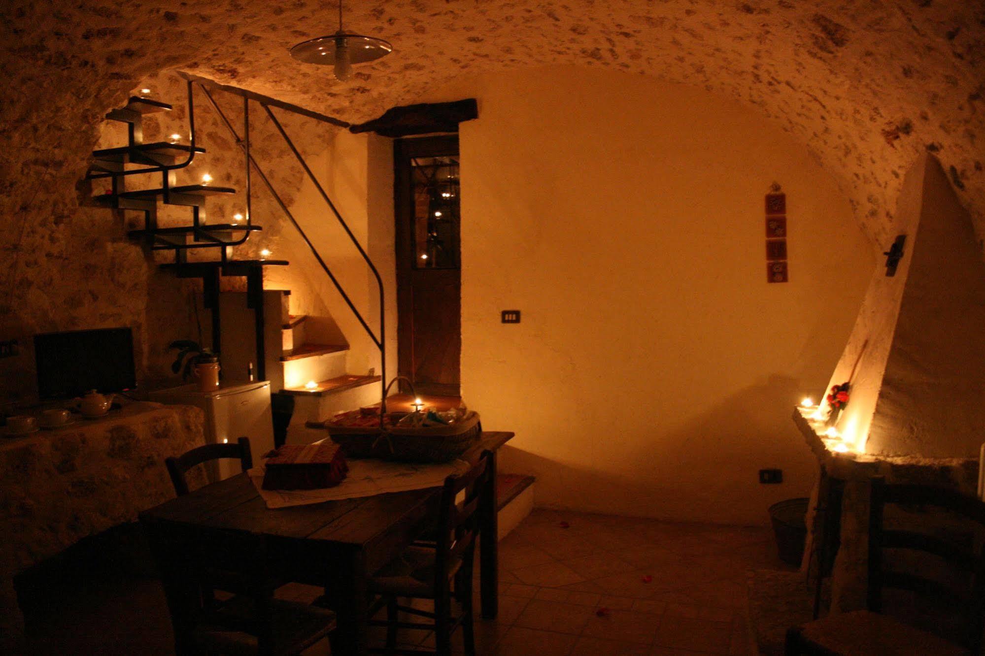 Aparthotel Residenza La Torre Santo Stefano Di Sessanio Esterno foto