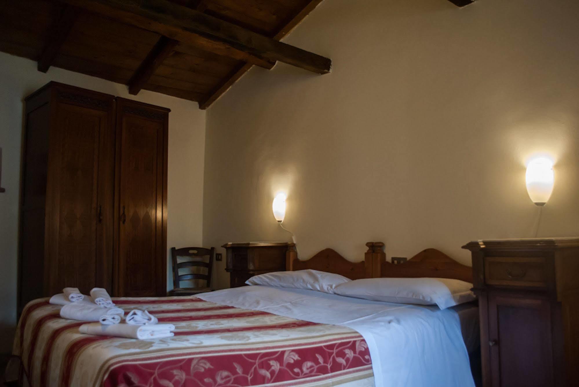 Aparthotel Residenza La Torre Santo Stefano Di Sessanio Esterno foto