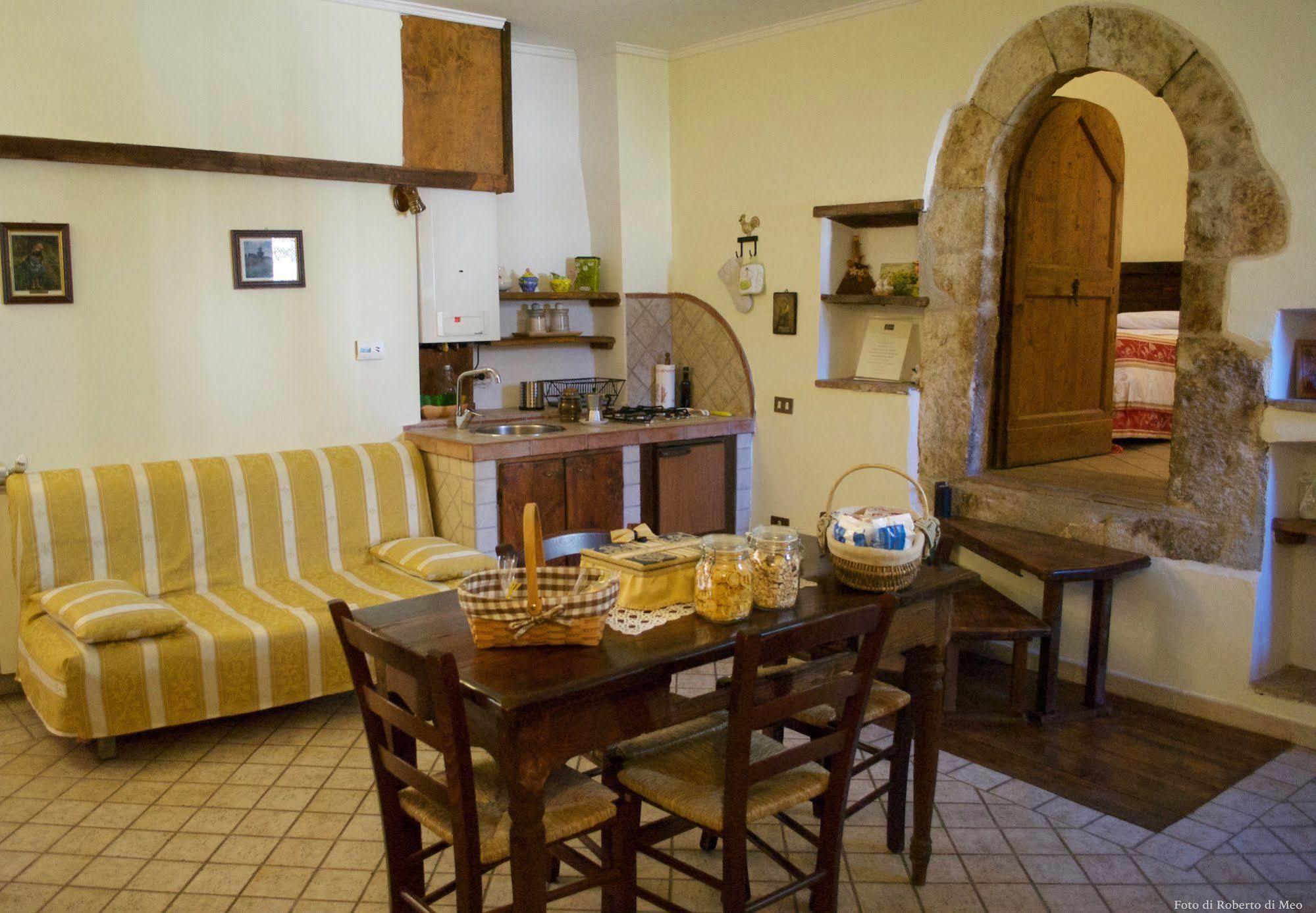 Aparthotel Residenza La Torre Santo Stefano Di Sessanio Esterno foto