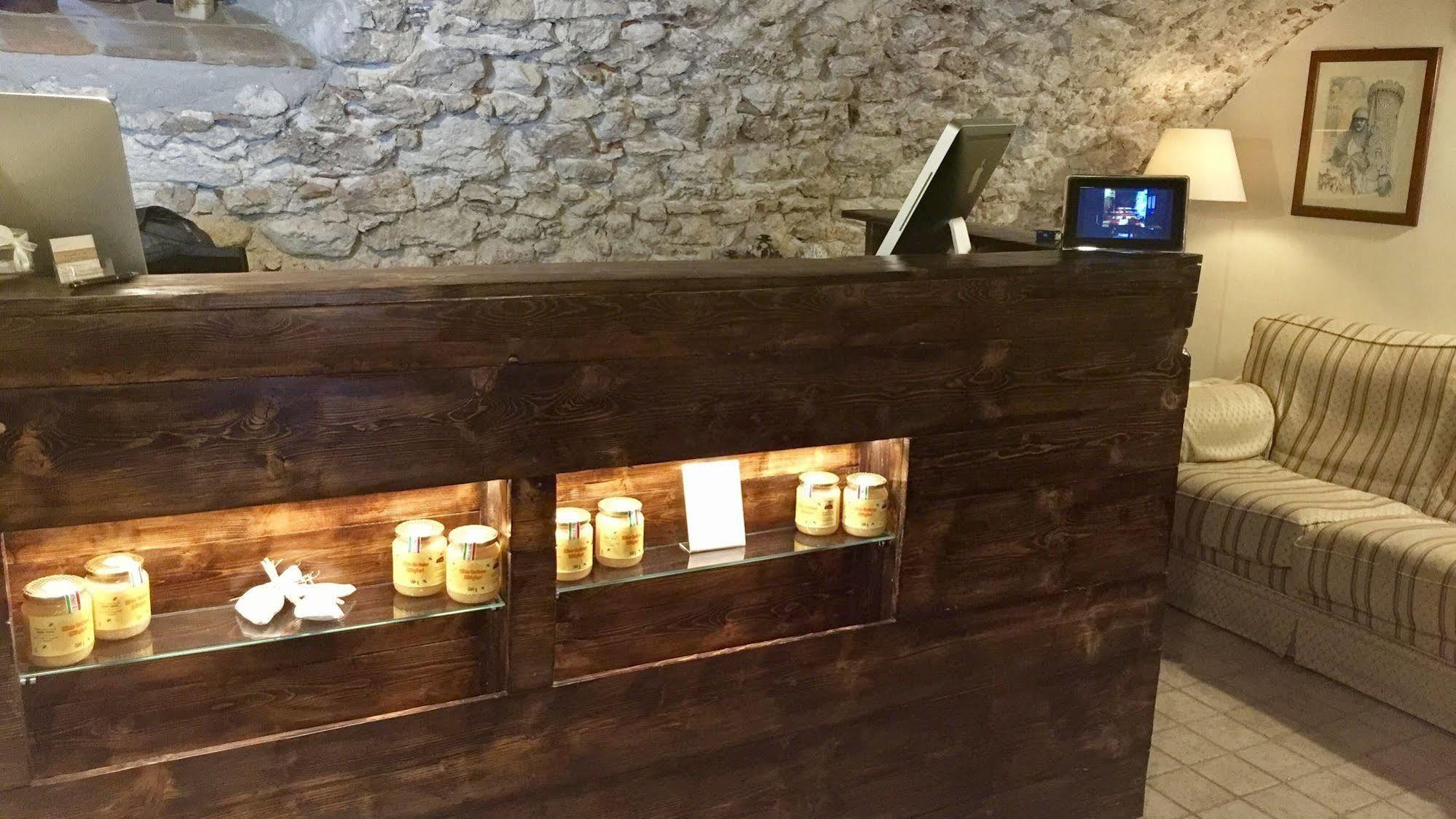Aparthotel Residenza La Torre Santo Stefano Di Sessanio Esterno foto
